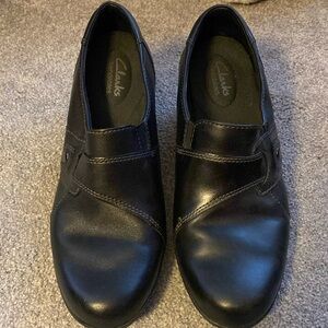 Clarks Bendable shoes . Black. Women’s size 9
